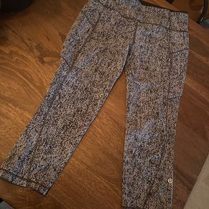 Lululemon cropped leggings